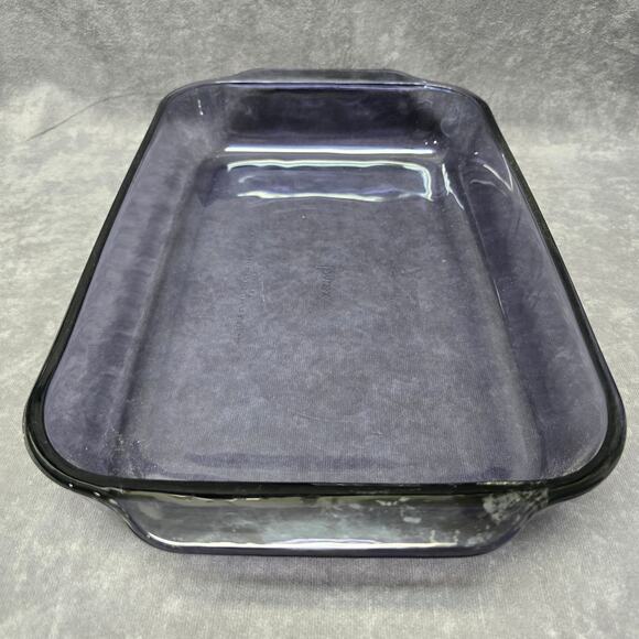 Pyrex 233 Purple Amethyst Casserole Lasagna 3 Qt Dish - Picture 2 of 10